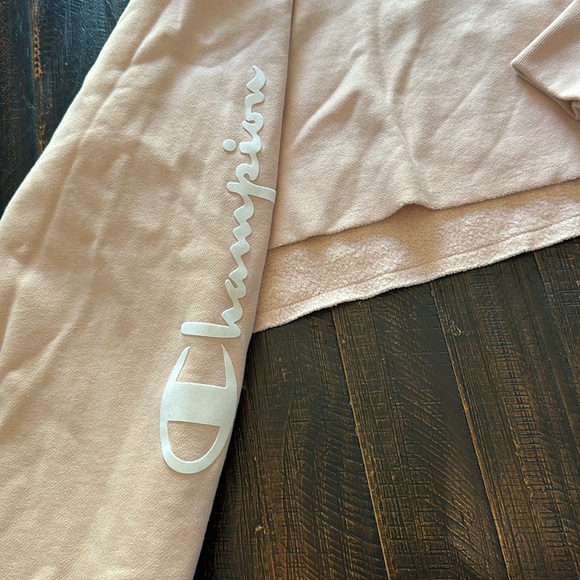 Champion Reverse Weave Cropped Crewneck Sweatshirt - Picture 2 of 4